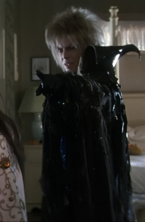 Labyrinth - David Bowie - Jareth the Goblin King - Juggling