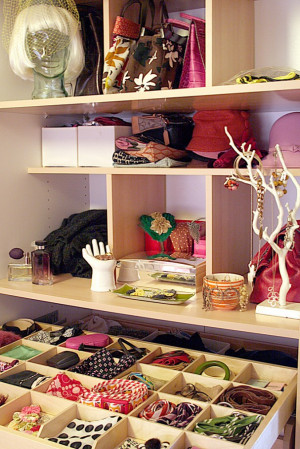 ... style-closet-freak-out-organizing-your-small-closet-on-a-small-budget