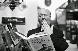 Foto de Raimondo Borea. Alfred Hitchcock no Rizzoli Bookstore na 5th ...