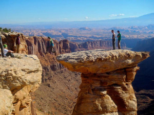 HIKING DANGERS - GRAND CANYON - SCARY JUMP FROM ROCK TOP TO ROCK TOP ...