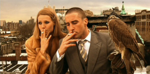Margot no quiere dejar de fumar. Richie quiere fumar por ella.