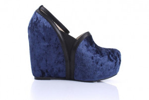 Cheap Crush The Competition Closed-toe Wedges Sale