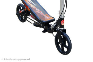 space scooter source http kindersteppen nl space scooter limited zwart ...