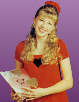 jspic006.jpg (70K) - Updated picture of Jodie Sweetin holding a ...