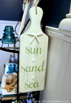 13 Beach Makeovers with Words & Sayings Painted onto Boxes, Buckets ...