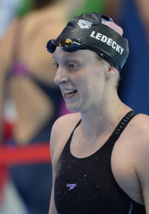 Swim - Katie Ledecky defends 400m freestyle world title - Yahoo ...