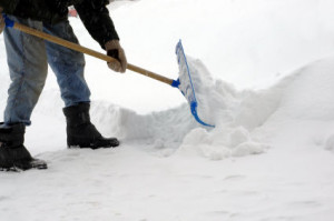 shoveling-snow_s600x600.jpg