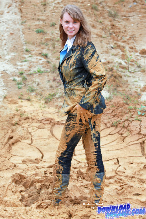 Women Stuck In The Mud Clothes