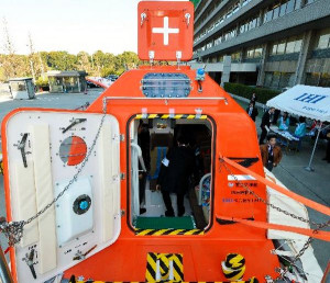 Japanese Noah’s Ark lifeboat lets you survive a tsunami