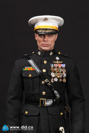 IMHO this looks to be the BEST 1/6 scale Ed Harris head sculpt so far