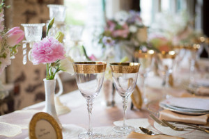 table-Audrey-Hepburn-wedding-inspiration-Style-Shoot