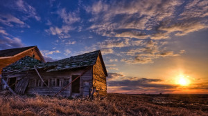 Old rusty farm house in sunset, Full HD wallpaper