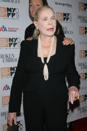 Lauren Bacall arrives for the New York Film Festival premiere of ...