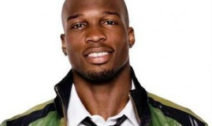 damn i wish i wasn t saying it but ochocinco is a damn fine looking ...