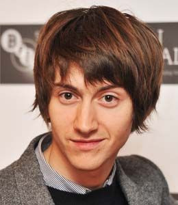 Alex Turner biography, quotes, twitter, submarine, god, age, height ...