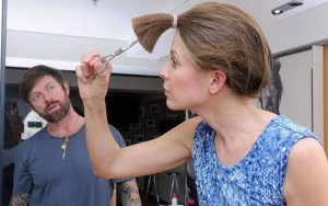 Celeb Hairdresser’s Tip for a DIY Haircut (7 pics) - Picture #5