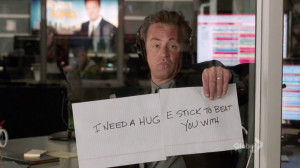 hugs Matthew Perry go on 1x03 tv menacing notes tv notes