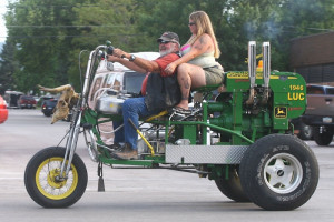 Now that is one good looking sturdy John Deere