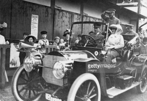 Gustav Krupp von Bohlen und Halbach with his wife Bertha is driving up