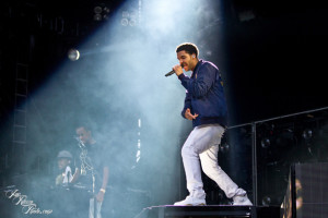 Drake performs at the inaugural Made In America Music Festival last ...