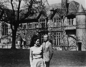 Dark Shadows. Alexandra Moltke as Victoria WInters & Louis Edmonds as ...