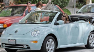 Kelly Brook drives Volkswagen Beetle Cabriolet