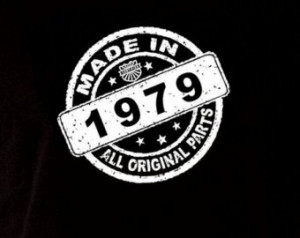 Made In 1979 Vintage 35th Birthday Gift Present T Shirt T-Shirt Tshirt ...