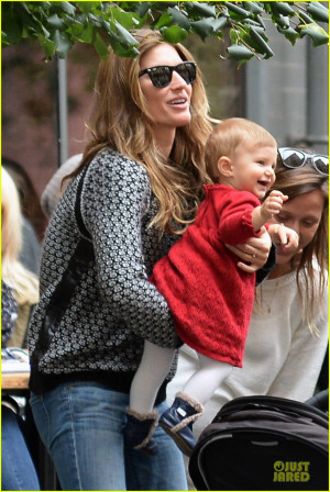 Gisele Bundchen & Vivian: Big Apple Shopping Duo!