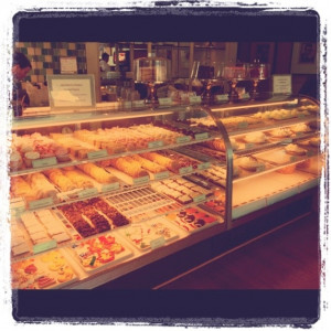 My favorite bakery... Magnolia Bakery in Lewisville. Soo yummy!! My ...