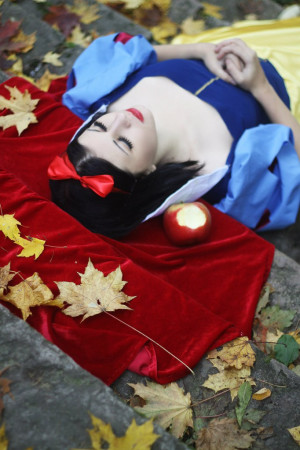 Sleeping Snow White Tanomelkor