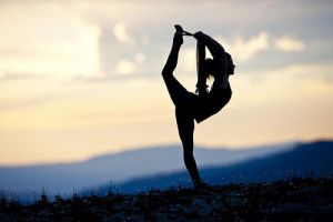 Relaja, ejercita y mejora tu salud con el yoga.