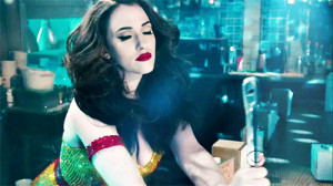 You can watch the full ’2 Broke Girls’ Super Bowl commercial below ...