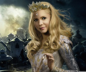 glinda-the-good-witch-of-the-south-oz-the-great-and-powerful ...