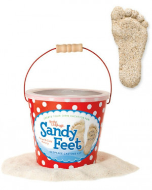 ... summer? Capture their feet in a special way with this sandy feet kit