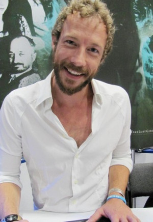 Kris Holden-Ried - lost-girl Photo