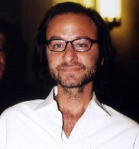 The other guy is actor/producer Fisher Stevens. He and Saif look so ...