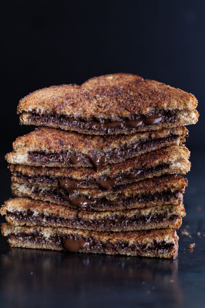 Minute Grilled Cinnamon Toast with Chocolate: uumm, yeah.Grilled AND ...