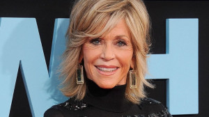 Jane Fonda arrives at the Los Angeles premiere of 