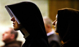 Two-nuns-007.jpg