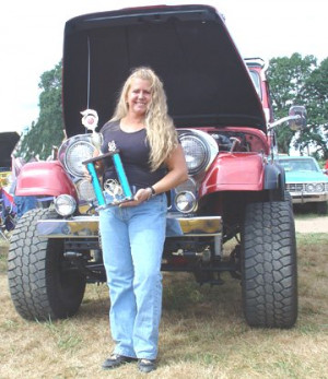 Tonya Harding 2006 at car show.