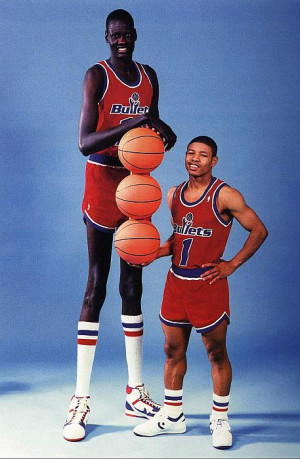 The tallest and shortest players in NBA history, Manute Bol and Muggsy ...