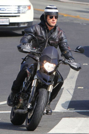 Justin Theroux Autos and Cars ( 1 )