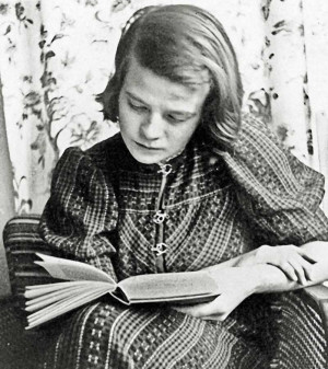 Birth of Sophie Scholl of the White Rose Resistance Group Featured Hot