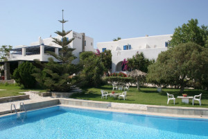 Silver Rocks hotel, swimming pool: paros by fochris from