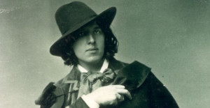 Imitating Life: 9 Oscar Wilde Quotes for Artists and Icons