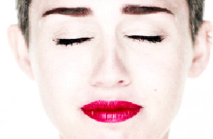 Miley Cyrus Wrecking Ball...