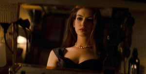 Anne-Hathaway-Catwoman-The-Dark-Knight-Rises-6