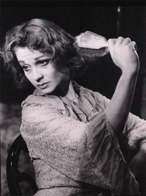 Vivien Leigh as Blanche DuBois in A Streetcar Named Desire, taken at ...