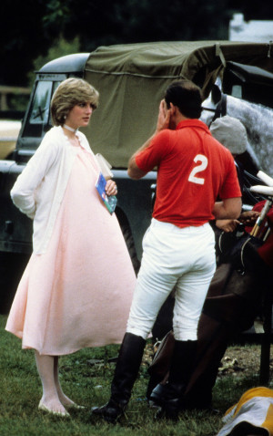 very-pregnant-Princess-Diana-chatted-Prince-Charles-during.jpg