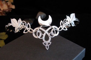 Celtic Trinity Knot Hooded...